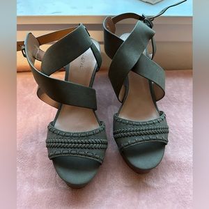 Indigo Rd Kash Wedge Olive Green Sandals